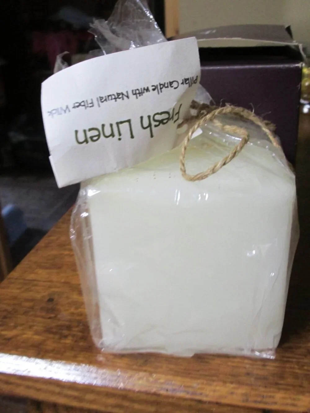 Vtg Hallmark Fresh Linen scented pillar candle 4 in